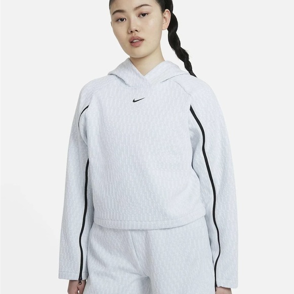 Nike Women’s Hoodie - Picture 5 of 7